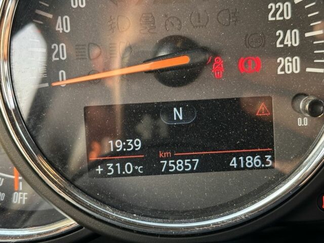 Червоний Міні Mini, об'ємом двигуна 1.5 л та пробігом 76 тис. км за 11978 $, фото 6 на Automoto.ua