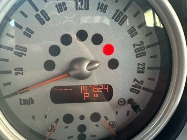 Червоний Міні Mini, об'ємом двигуна 1.6 л та пробігом 2 тис. км за 2500 $, фото 5 на Automoto.ua