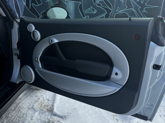 Сірий Міні Mini, об'ємом двигуна 1.6 л та пробігом 220 тис. км за 5300 $, фото 12 на Automoto.ua