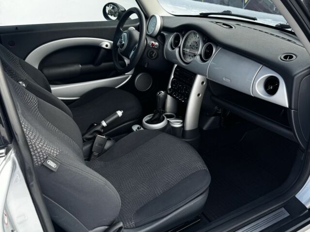 Сірий Міні Mini, об'ємом двигуна 1.6 л та пробігом 220 тис. км за 5300 $, фото 11 на Automoto.ua