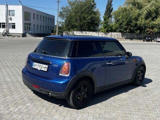 Синій Міні Mini, об'ємом двигуна 1.4 л та пробігом 195 тис. км за 4293 $, фото 2 на Automoto.ua