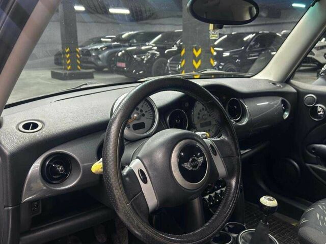 Білий Міні One, об'ємом двигуна 1.4 л та пробігом 266 тис. км за 4700 $, фото 7 на Automoto.ua