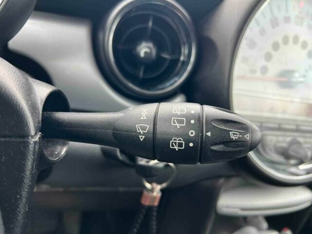 Білий Міні One, об'ємом двигуна 1.4 л та пробігом 139 тис. км за 5990 $, фото 18 на Automoto.ua