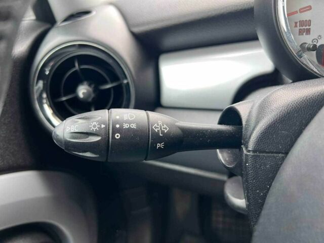 Білий Міні One, об'ємом двигуна 1.4 л та пробігом 139 тис. км за 5990 $, фото 19 на Automoto.ua