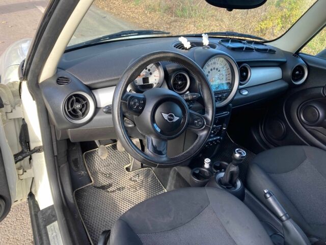 Мини Ван 2010 в Львове на Automoto.ua Белый Мини Ван, объемом двигателя 1.6 л и пробегом 195 тыс. км за 4799 $, фото 15 на Automoto.ua