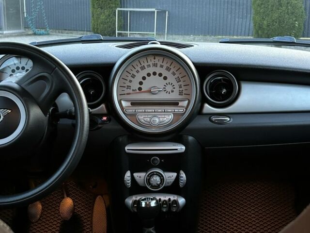 Білий Міні One, об'ємом двигуна 1.4 л та пробігом 240 тис. км за 5992 $, фото 4 на Automoto.ua