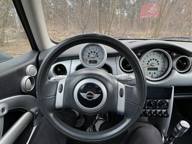 Мини Ван 2001 в Ужгороде на Automoto.ua Черный Мини Ван, объемом двигателя 1.6 л и пробегом 251 тыс. км за 3789 $, фото 9 на Automoto.ua