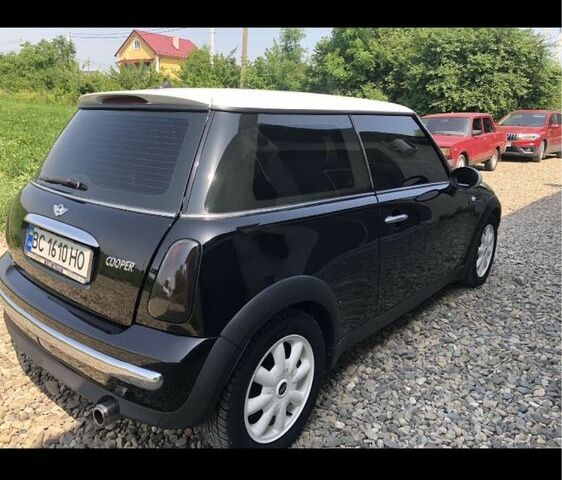 Черный Мини Ван, объемом двигателя 1.6 л и пробегом 150 тыс. км за 4800 $, фото 7 на Automoto.ua
