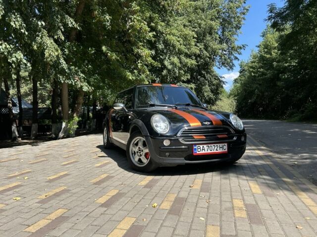 Черный Мини Ван, объемом двигателя 1.6 л и пробегом 201 тыс. км за 4200 $, фото 1 на Automoto.ua