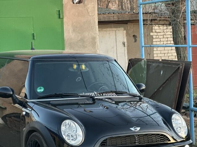 Чорний Міні One, об'ємом двигуна 1.6 л та пробігом 230 тис. км за 3200 $, фото 1 на Automoto.ua