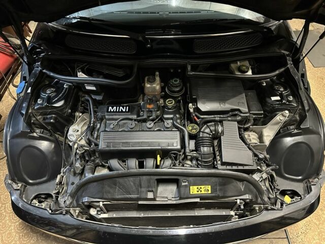 Чорний Міні One, об'ємом двигуна 1.6 л та пробігом 230 тис. км за 3200 $, фото 5 на Automoto.ua