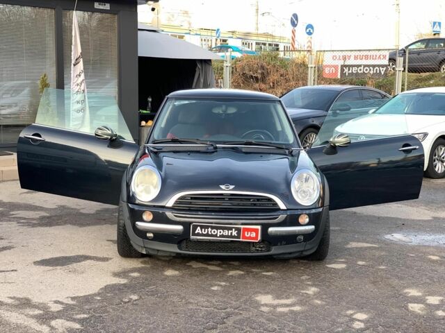 Черный Мини Ван, объемом двигателя 14 л и пробегом 220 тыс. км за 4490 $, фото 12 на Automoto.ua