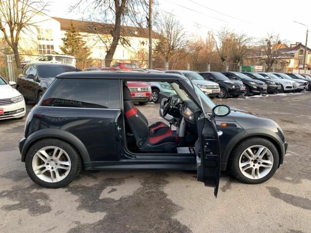 Черный Мини Ван, объемом двигателя 14 л и пробегом 220 тыс. км за 4490 $, фото 13 на Automoto.ua