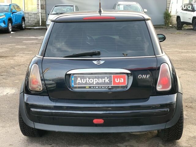 Черный Мини Ван, объемом двигателя 14 л и пробегом 220 тыс. км за 4490 $, фото 8 на Automoto.ua