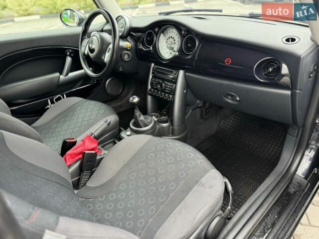Чорний Міні One, об'ємом двигуна 1.6 л та пробігом 248 тис. км за 4200 $, фото 7 на Automoto.ua