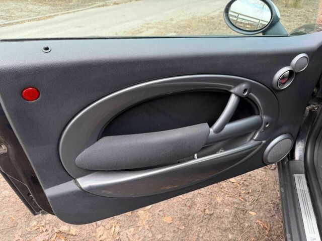 Чорний Міні One, об'ємом двигуна 1.6 л та пробігом 185 тис. км за 5490 $, фото 10 на Automoto.ua