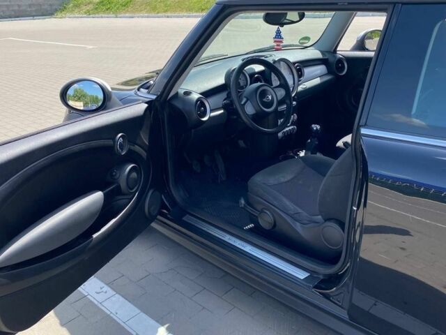 Черный Мини Ван, объемом двигателя 1.4 л и пробегом 231 тыс. км за 6500 $, фото 7 на Automoto.ua