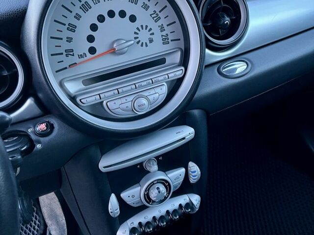 Черный Мини Ван, объемом двигателя 1.4 л и пробегом 162 тыс. км за 6600 $, фото 12 на Automoto.ua