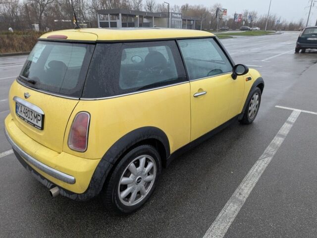 Жовтий Міні One, об'ємом двигуна 1.6 л та пробігом 210 тис. км за 3950 $, фото 1 на Automoto.ua