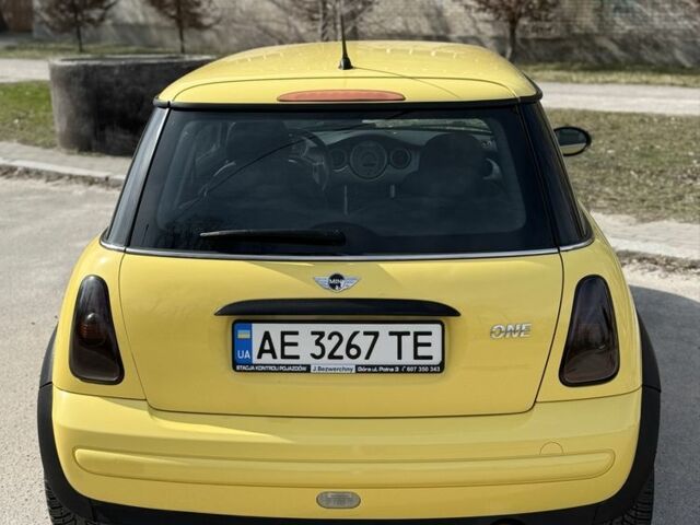 Жовтий Міні One, об'ємом двигуна 1.6 л та пробігом 236 тис. км за 5200 $, фото 4 на Automoto.ua