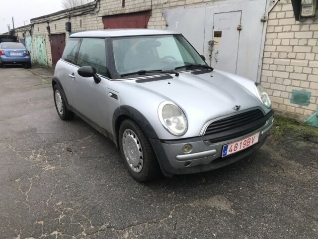 Серый Мини Ван, объемом двигателя 1.6 л и пробегом 237 тыс. км за 2350 $, фото 2 на Automoto.ua