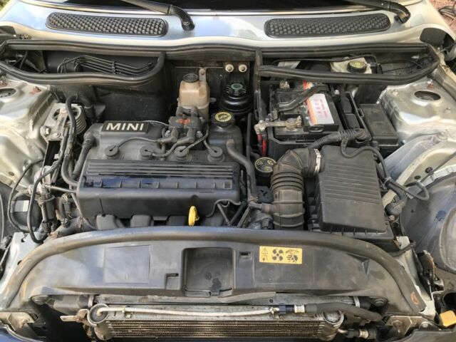 Серый Мини Ван, объемом двигателя 1.6 л и пробегом 237 тыс. км за 2350 $, фото 10 на Automoto.ua