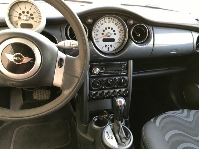 Серый Мини Ван, объемом двигателя 1.6 л и пробегом 237 тыс. км за 2350 $, фото 7 на Automoto.ua