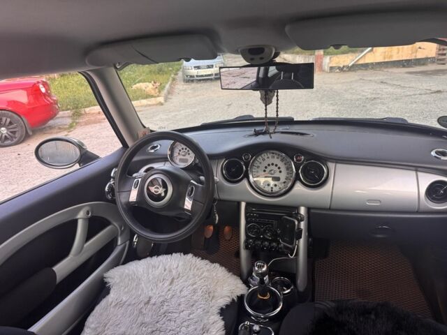 Сірий Міні One, об'ємом двигуна 1.6 л та пробігом 200 тис. км за 5009 $, фото 1 на Automoto.ua