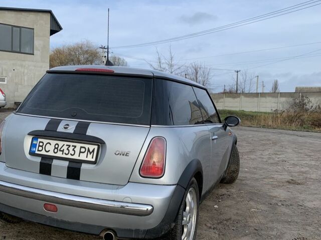 Сірий Міні One, об'ємом двигуна 1.6 л та пробігом 230 тис. км за 3800 $, фото 2 на Automoto.ua