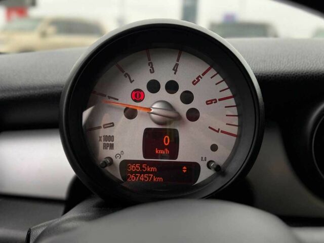 Сірий Міні One, об'ємом двигуна 1.6 л та пробігом 267 тис. км за 9700 $, фото 9 на Automoto.ua