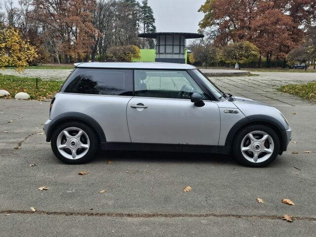 Серый Мини Ван, объемом двигателя 1.6 л и пробегом 200 тыс. км за 3500 $, фото 2 на Automoto.ua