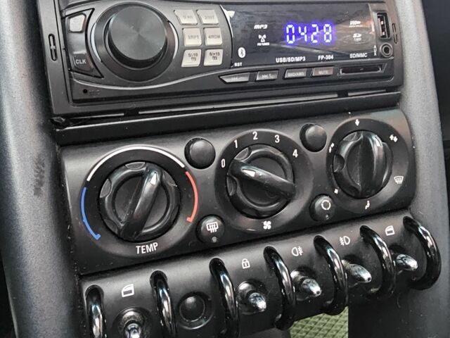 Серый Мини Ван, объемом двигателя 1.6 л и пробегом 200 тыс. км за 3500 $, фото 17 на Automoto.ua