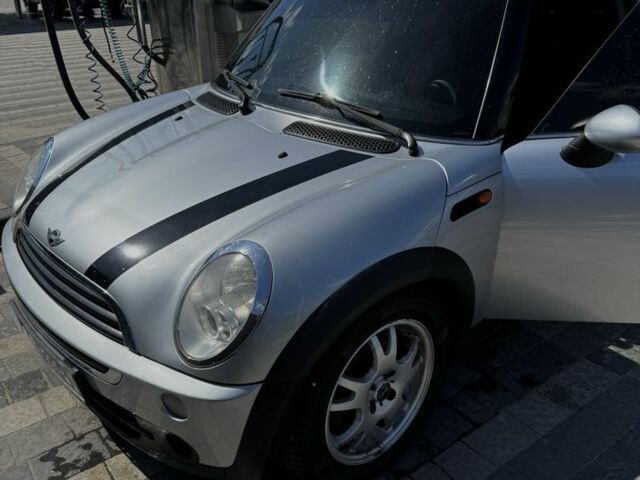 Сірий Міні One, об'ємом двигуна 1.6 л та пробігом 225 тис. км за 4200 $, фото 1 на Automoto.ua