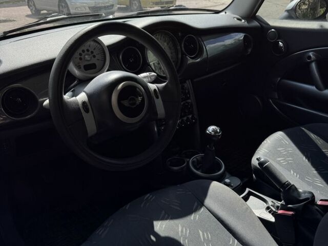 Сірий Міні One, об'ємом двигуна 1.6 л та пробігом 225 тис. км за 4200 $, фото 6 на Automoto.ua
