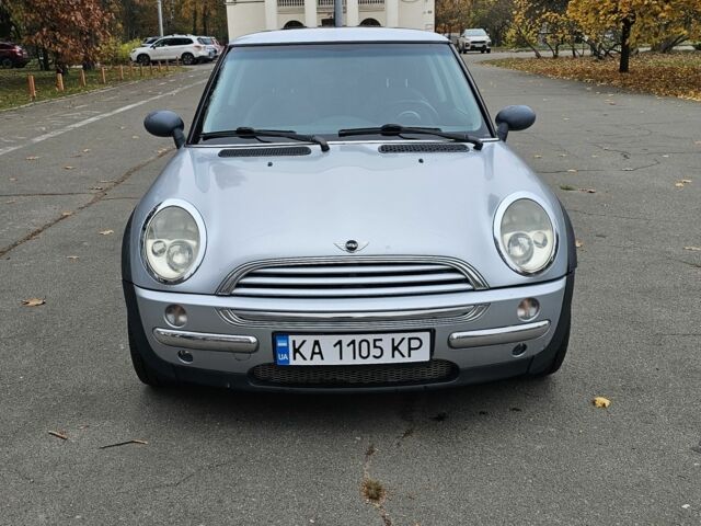 Серый Мини Ван, объемом двигателя 1.6 л и пробегом 200 тыс. км за 3500 $, фото 1 на Automoto.ua