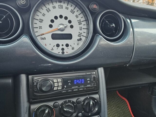 Серый Мини Ван, объемом двигателя 1.6 л и пробегом 200 тыс. км за 3500 $, фото 19 на Automoto.ua