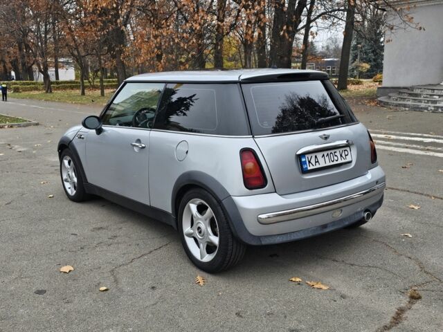 Серый Мини Ван, объемом двигателя 1.6 л и пробегом 200 тыс. км за 3500 $, фото 7 на Automoto.ua