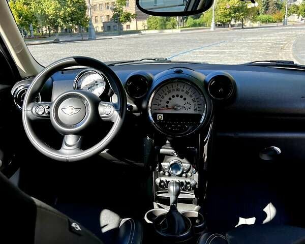 Белый Мини Пейсмен, объемом двигателя 2 л и пробегом 163 тыс. км за 14200 $, фото 5 на Automoto.ua