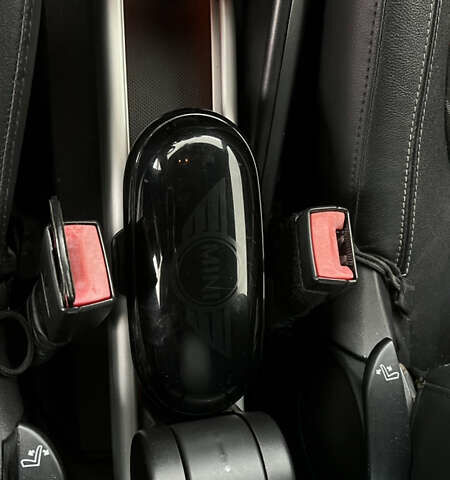 Чорний Міні Пейсмен, об'ємом двигуна 2 л та пробігом 170 тис. км за 12500 $, фото 20 на Automoto.ua