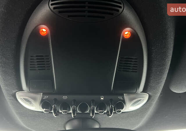 Чорний Міні Пейсмен, об'ємом двигуна 2 л та пробігом 170 тис. км за 12500 $, фото 22 на Automoto.ua