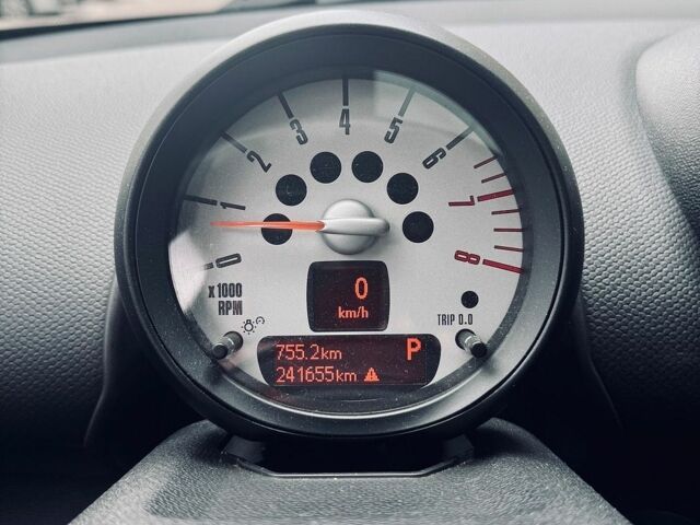 Чорний Міні Пейсмен, об'ємом двигуна 1.6 л та пробігом 242 тис. км за 12000 $, фото 10 на Automoto.ua