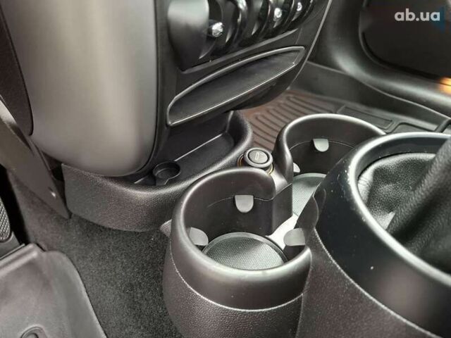 Мини Пейсмен, объемом двигателя 1.6 л и пробегом 139 тыс. км за 9999 $, фото 19 на Automoto.ua