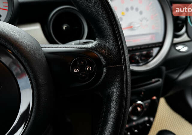 Бежевый Мини Roadster, объемом двигателя 1.6 л и пробегом 129 тыс. км за 13500 $, фото 12 на Automoto.ua