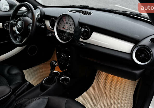 Бежевый Мини Roadster, объемом двигателя 1.6 л и пробегом 129 тыс. км за 13500 $, фото 18 на Automoto.ua