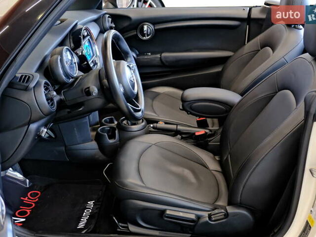 Бежевый Мини Convertible, объемом двигателя 1.5 л и пробегом 50 тыс. км за 11900 $, фото 38 на Automoto.ua