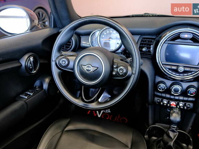 Бежевый Мини Convertible, объемом двигателя 1.5 л и пробегом 50 тыс. км за 11900 $, фото 46 на Automoto.ua
