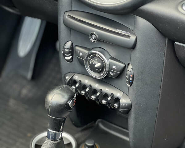 Черный Мини Convertible, объемом двигателя 1.6 л и пробегом 121 тыс. км за 9500 $, фото 34 на Automoto.ua