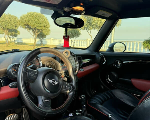 Черный Мини Convertible, объемом двигателя 1.6 л и пробегом 89 тыс. км за 10000 $, фото 9 на Automoto.ua