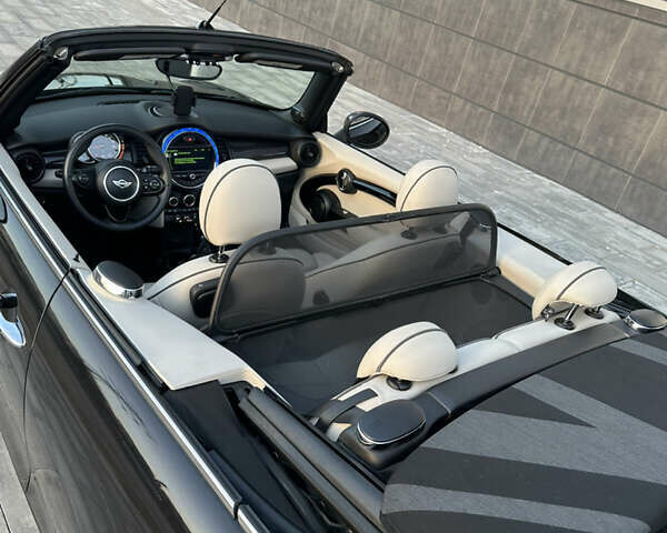 Чорний Міні Convertible, об'ємом двигуна 2 л та пробігом 24 тис. км за 28666 $, фото 21 на Automoto.ua