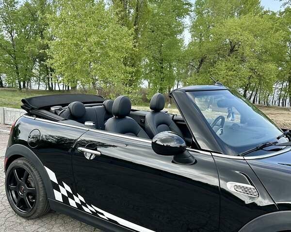 Черный Мини Convertible, объемом двигателя 1.5 л и пробегом 131 тыс. км за 18600 $, фото 2 на Automoto.ua